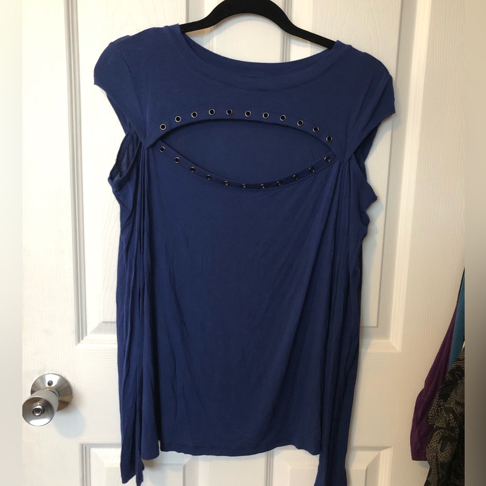 L Rock & Republic Blue Cold Shoulder Peekaboo Top
